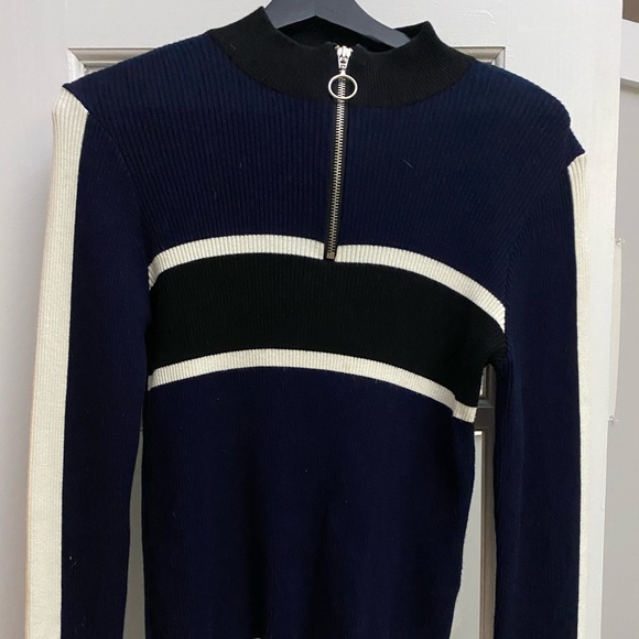 Half Zip Color Block Turtle Neck - Picture 2 of 5